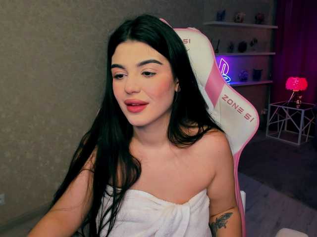 SnowingWinter's BongaCams show and profile