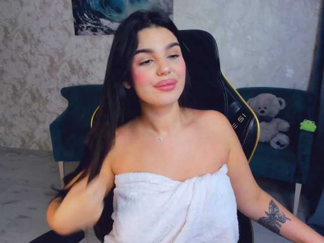 SnowingWinter live cam on BongaCams
