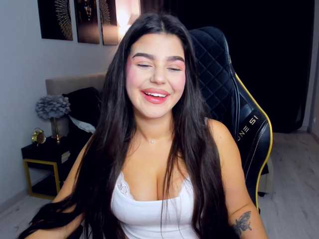 SnowingWinter live cam on BongaCams