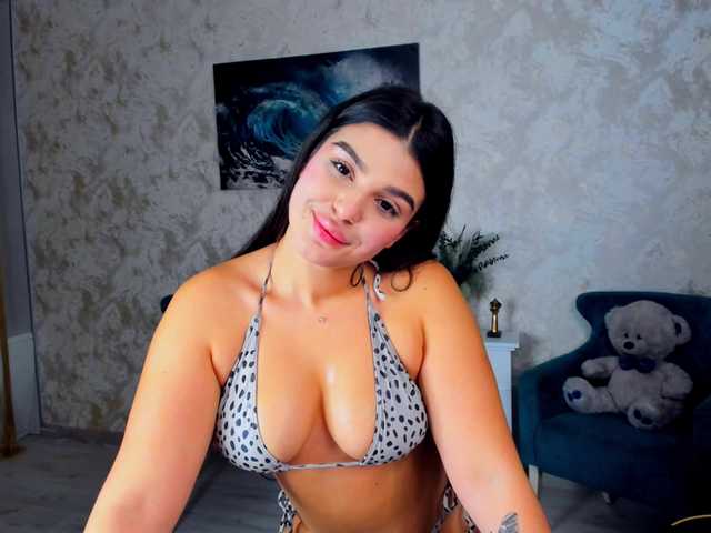 SnowingWinter live cam on BongaCams