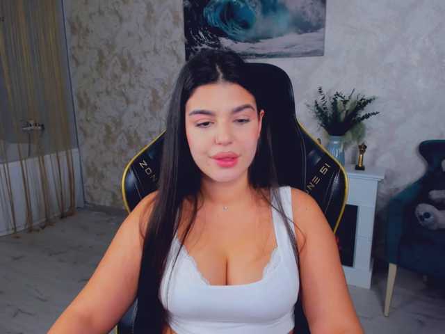 SnowingWinter live cam on BongaCams