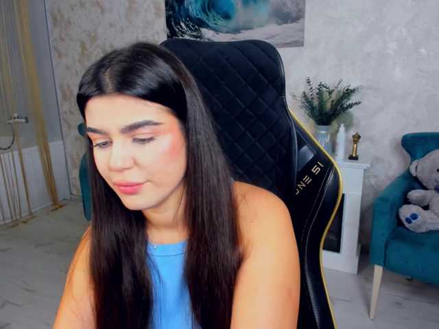 SnowingWinter live cam on BongaCams