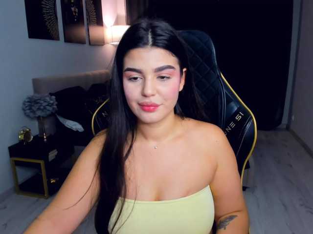 SnowingWinter live cam on BongaCams