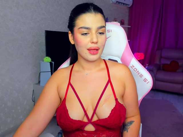 SnowingWinter live cam on BongaCams