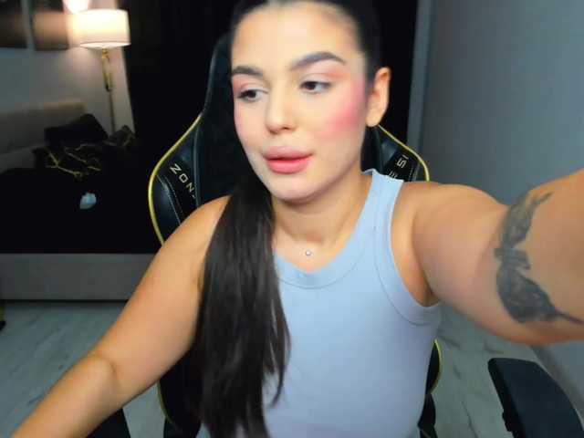 SnowingWinter live cam on BongaCams