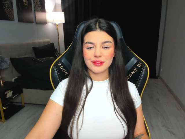 SnowingWinter live cam on BongaCams