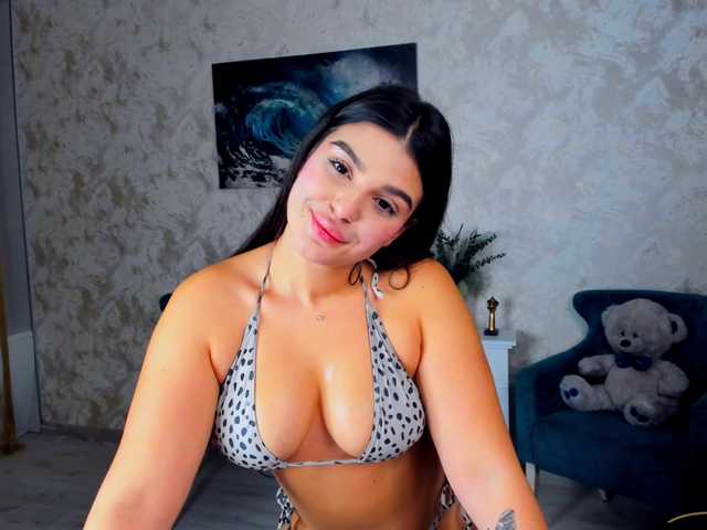 SnowingWinter live cam on BongaCams