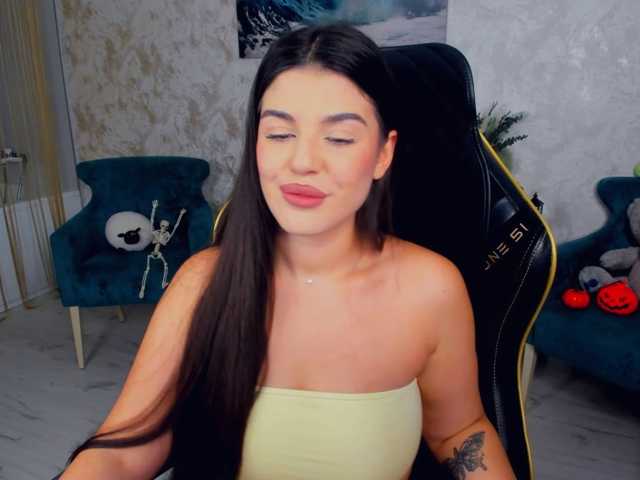 SnowingWinter live cam on BongaCams