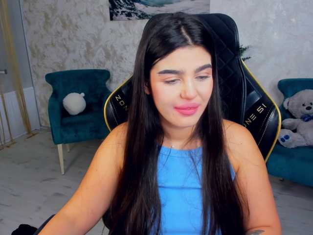 SnowingWinter live cam on BongaCams