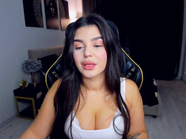 SnowingWinter live cam on BongaCams