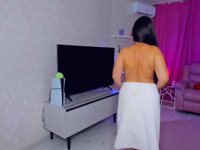 SnowingWinter live cam on BongaCams