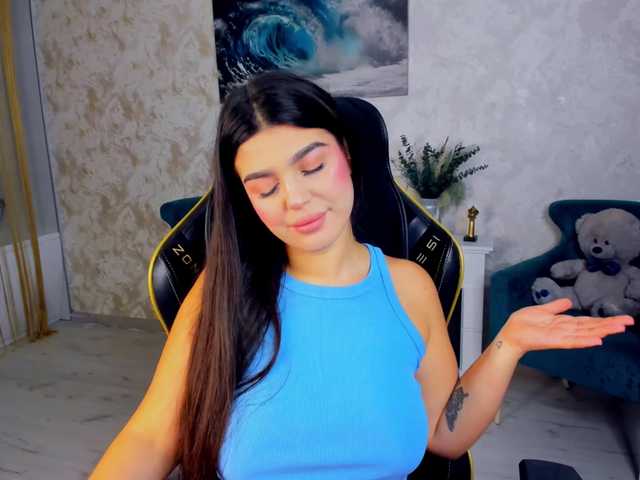 SnowingWinter live cam on BongaCams