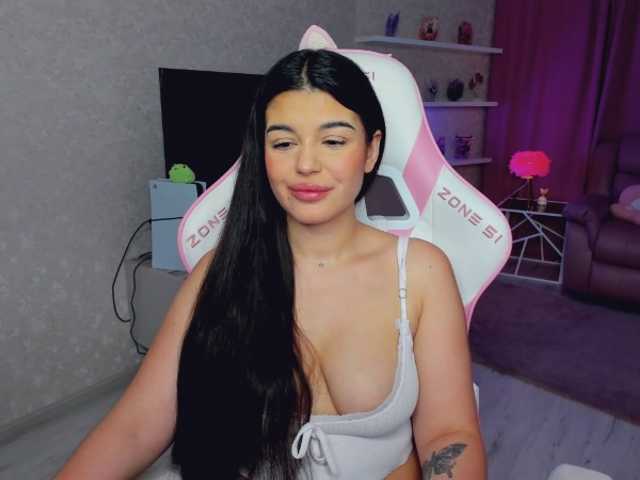 SnowingWinter live cam on BongaCams