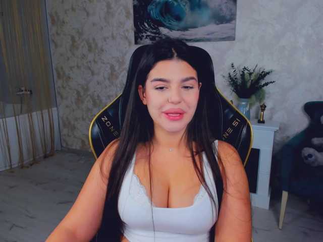 SnowingWinter live cam on BongaCams