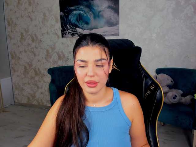SnowingWinter live cam on BongaCams
