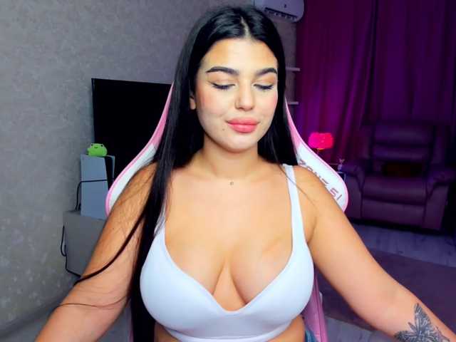 SnowingWinter live cam on BongaCams