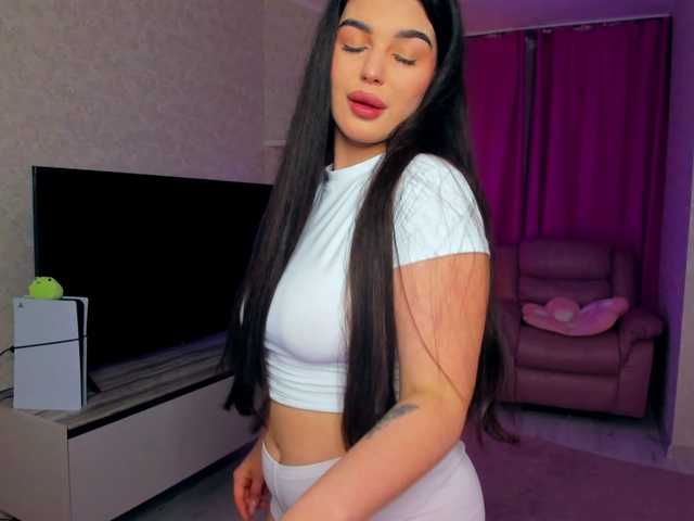 SnowingWinter live cam on BongaCams