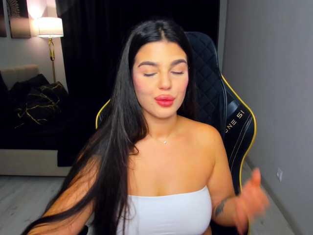 SnowingWinter live cam on BongaCams