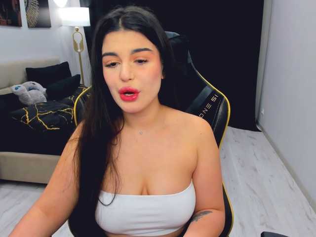 SnowingWinter live cam on BongaCams