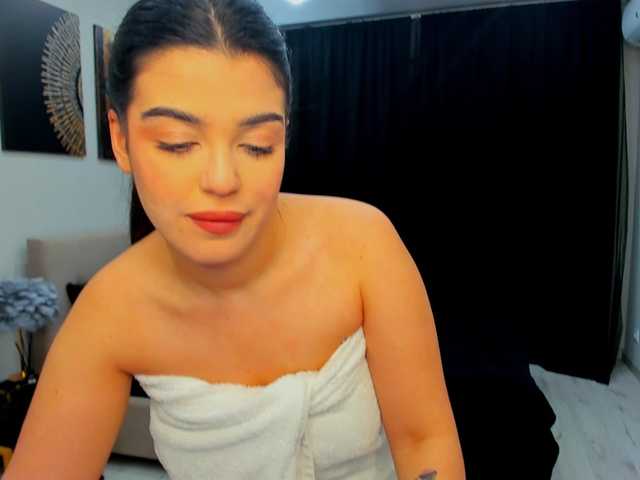 SnowingWinter's BongaCams show and profile