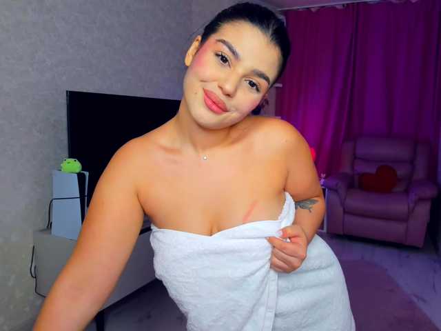 SnowingWinter live cam on BongaCams