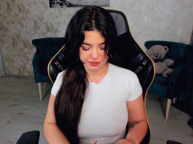 SnowingWinter live cam on BongaCams