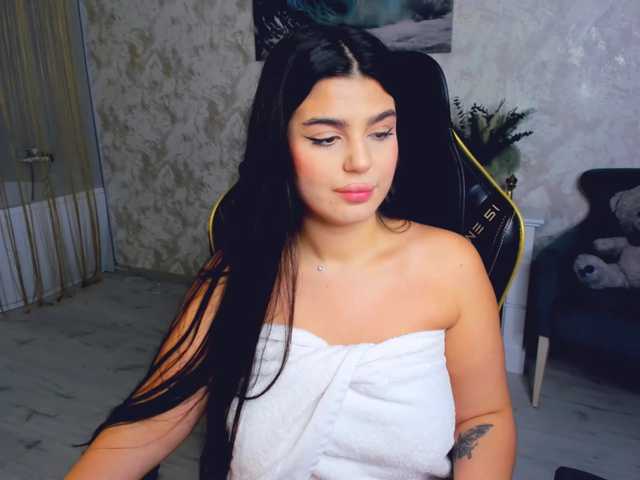 SnowingWinter live cam on BongaCams