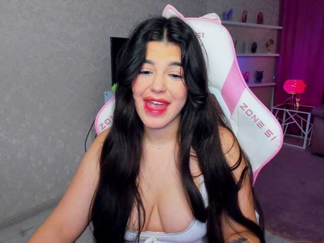 SnowingWinter live cam on BongaCams