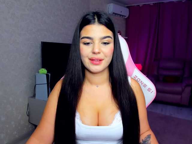 SnowingWinter live cam on BongaCams