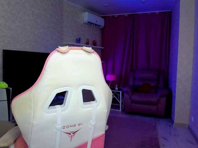 SnowingWinter live cam on BongaCams