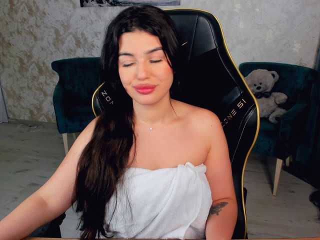 SnowingWinter live cam on BongaCams
