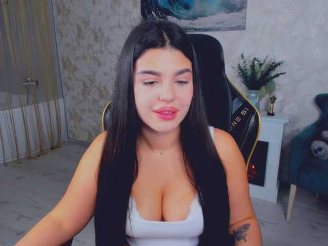 SnowingWinter live cam on BongaCams
