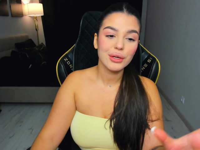 SnowingWinter live cam on BongaCams