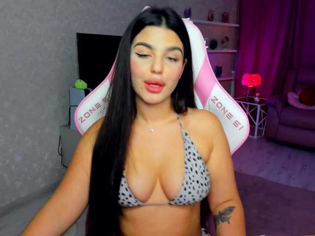 SnowingWinter live cam on BongaCams