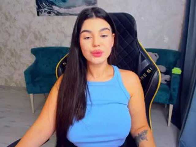SnowingWinter live cam on BongaCams