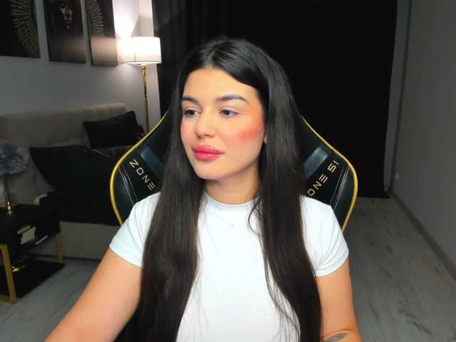 SnowingWinter live cam on BongaCams