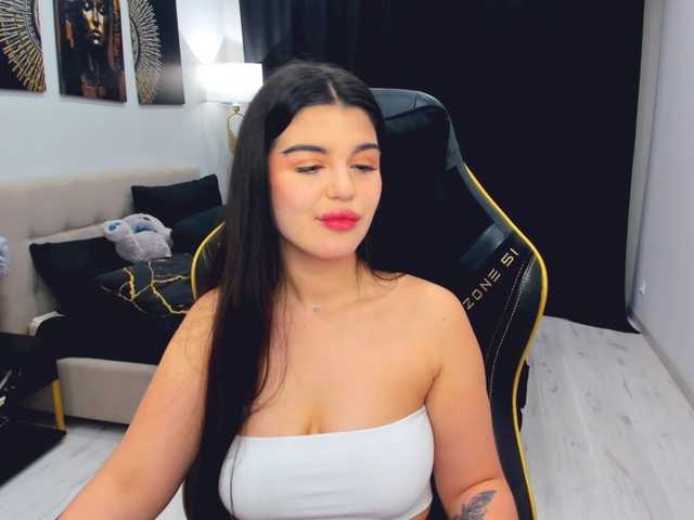 SnowingWinter live cam on BongaCams