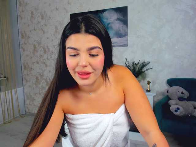 SnowingWinter live cam on BongaCams