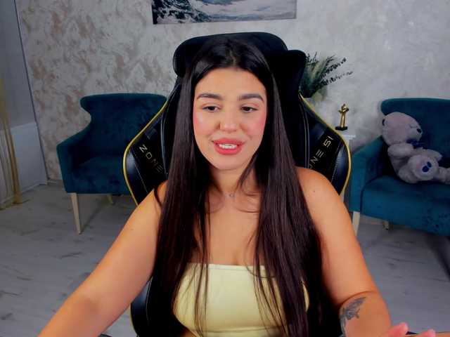 SnowingWinter live cam on BongaCams