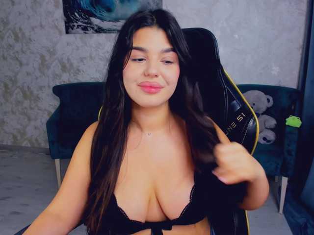 SnowingWinter live cam on BongaCams