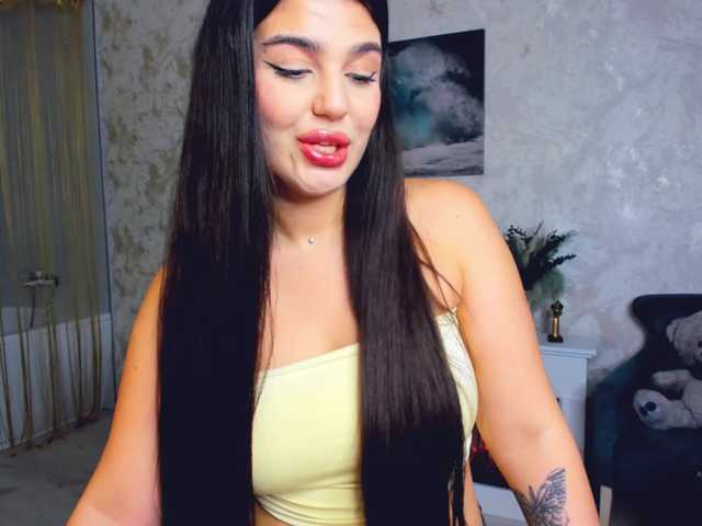 SnowingWinter live cam on BongaCams