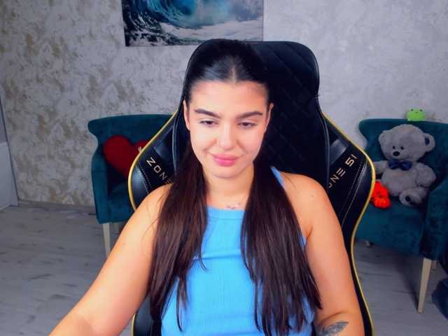 SnowingWinter live cam on BongaCams