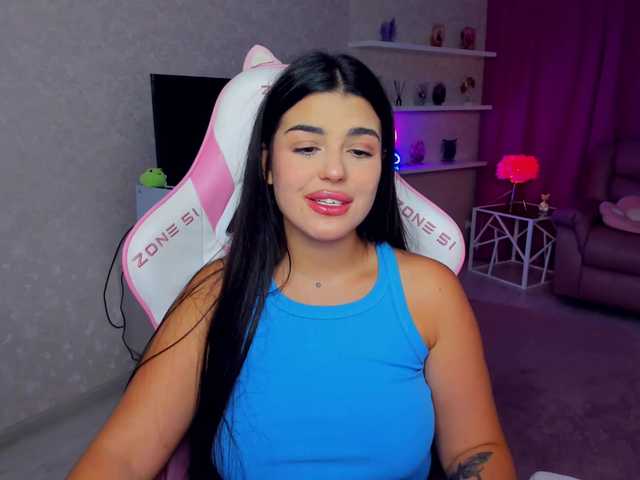 SnowingWinter live cam on BongaCams