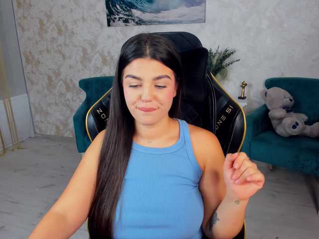 SnowingWinter live cam on BongaCams