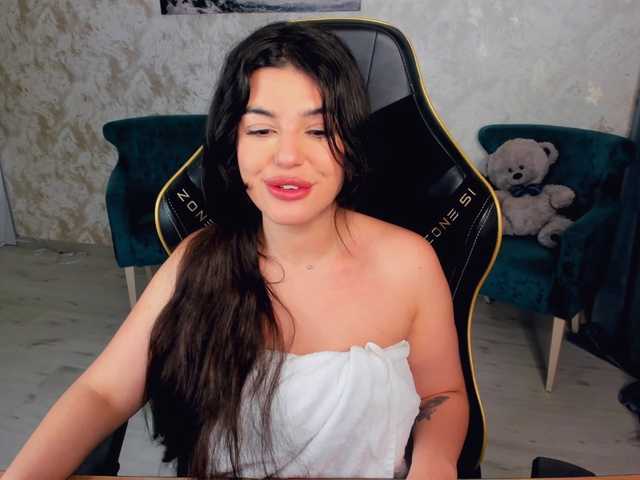 SnowingWinter live cam on BongaCams