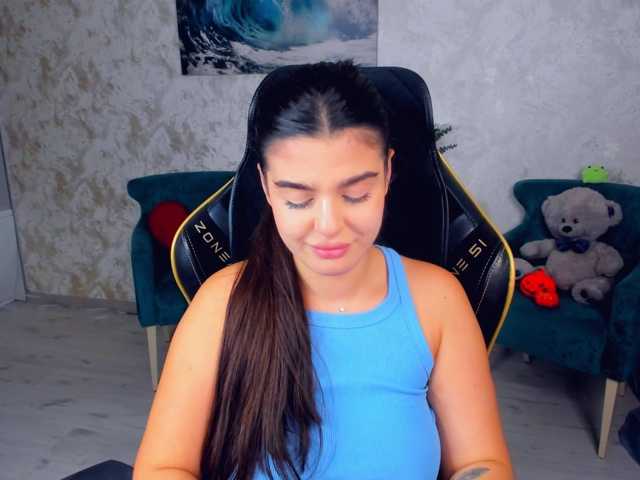 SnowingWinter live cam on BongaCams