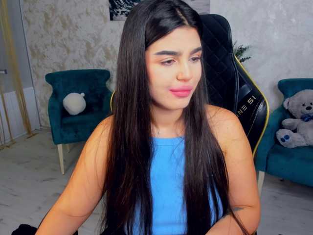 SnowingWinter live cam on BongaCams