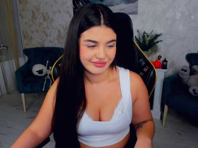SnowingWinter live cam on BongaCams