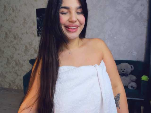 SnowingWinter live cam on BongaCams