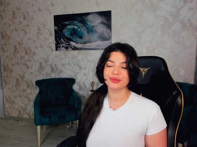 SnowingWinter live cam on BongaCams